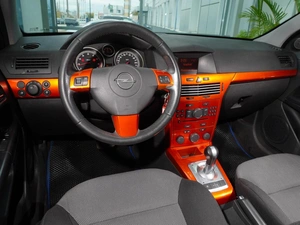Хетчбэк Opel Astra GTC 2010 года, 648000 рублей, Тверь