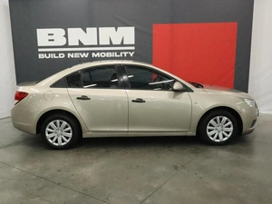 Седан Chevrolet Cruze 2011 года, 990000 рублей, Курск