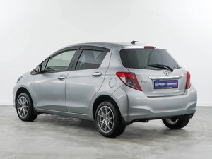 Хетчбэк Toyota Vitz 2012 года, 777077 рублей, Москва