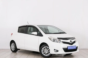 Хетчбэк Toyota Vitz 2011 года, 889000 рублей, Красноярск