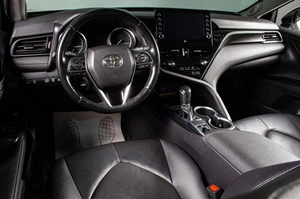 Седан Toyota Camry 2021 года, 3599000 рублей, Сургут