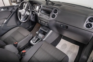 Внедорожник Volkswagen Tiguan 2013 года, 1629000 рублей, Томск