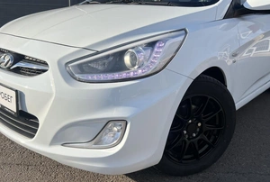 Седан Hyundai Solaris 2013 года, 800000 рублей, Солонцы