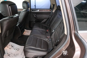 Внедорожник Volkswagen Touareg 2013 года, 1889000 рублей, Красноярск