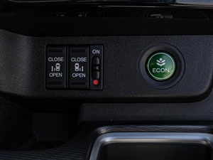 Минивэн Honda Stepwgn Spada 2018 года, 2430000 рублей, Краснодар