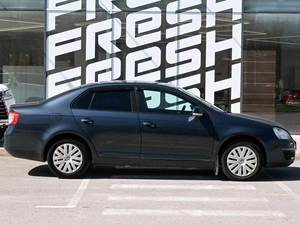 Седан Volkswagen Jetta 2010 года, 689000 рублей, Волгоград