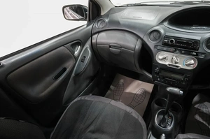 Хетчбэк Toyota Vitz 2003 года, 349000 рублей, Новокузнецк