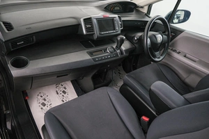 Минивэн Honda Freed 2009 года, 899000 рублей, Красноярск