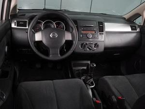 Хетчбэк Nissan Tiida 2012 года, 699000 рублей, Воронеж