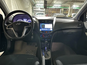 Седан Hyundai Solaris 2013 года, 775000 рублей, Красноярск