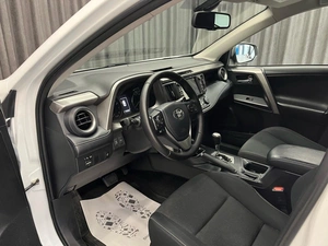Внедорожник Toyota RAV4 2018 года, 2379000 рублей, Красноярск