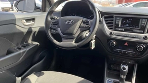 Седан Hyundai Solaris 2017 года, 1140000 рублей, Солонцы