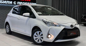 Хетчбэк Toyota Vitz 2017 года, 1087000 рублей, Красноярск