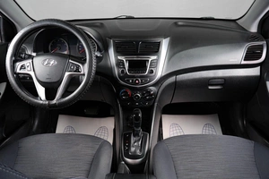 Седан Hyundai Solaris 2016 года, 1329000 рублей, Тюмень