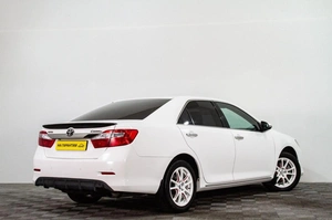 Седан Toyota Camry 2013 года, 1939000 рублей, Сургут