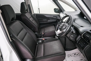 Минивэн Nissan Serena 2018 года, 1849000 рублей, Красноярск