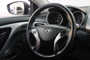 Седан Hyundai Elantra 2012 года, 859000 рублей, Омск