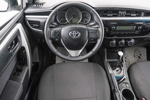 Седан Toyota Corolla 2013 года, 1299000 рублей, Красноярск