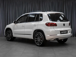 Внедорожник Volkswagen Tiguan 2012 года, 1677000 рублей, Тюмень