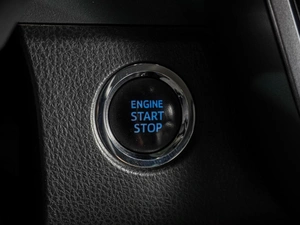 Седан Toyota Camry 2019 года, 2549000 рублей, Воронеж