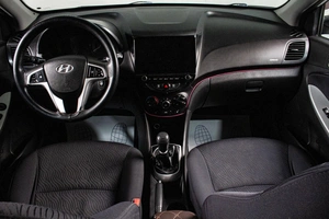 Седан Hyundai Solaris 2011 года, 669000 рублей, Сургут