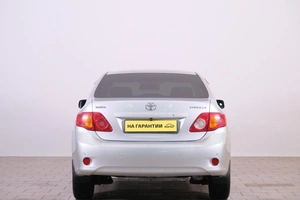 Хетчбэк Toyota Corolla 2007 года, 879000 рублей, Омск