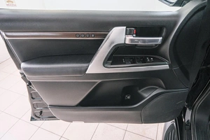Внедорожник Toyota Land Cruiser 2018 года, 5999000 рублей, Красноярск