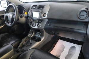 Внедорожник Toyota RAV4 2011 года, 1689000 рублей, Омск