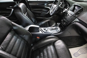 Седан Opel Insignia 2012 года, 1019000 рублей, Сургут