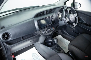 Хетчбэк Toyota Vitz 2017 года, 999000 рублей, Пермь