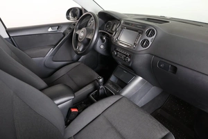 Внедорожник Volkswagen Tiguan 2012 года, 949000 рублей, Пермь