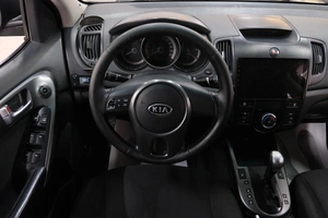 Седан Kia Cerato 2009 года, 749000 рублей, Омск