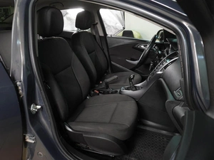Седан Opel Astra 2013 года, 599000 рублей, Воронеж