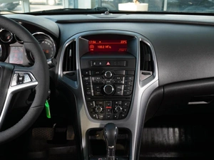 Седан Opel Astra 2013 года, 615000 рублей, Тверь