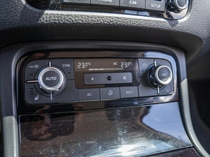 Внедорожник Volkswagen Touareg 2012 года, 2200000 рублей, Краснодар