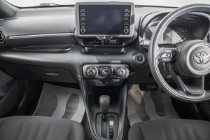 Хетчбэк Toyota Yaris 2020 года, 1289000 рублей, Барнаул