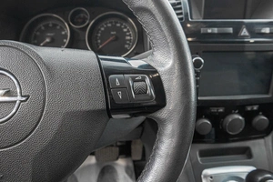 Минивэн Opel Zafira 2011 года, 639000 рублей, Барнаул