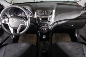 Седан Hyundai Solaris 2015 года, 1169000 рублей, Новосибирск