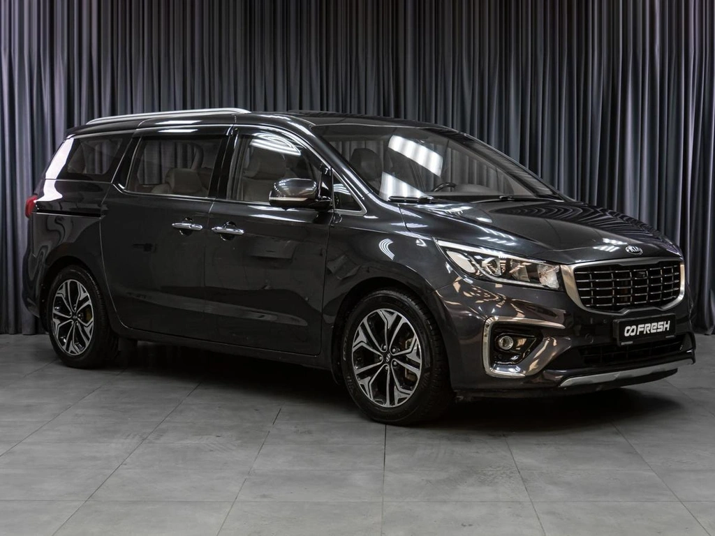 Минивэн Kia Carnival 2019 года, 3579000 рублей, Тюмень