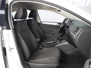 Седан Volkswagen Jetta 2013 года, 810000 рублей, Омск