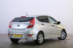 Хетчбэк Hyundai Solaris 2013 года, 779000 рублей, Омск