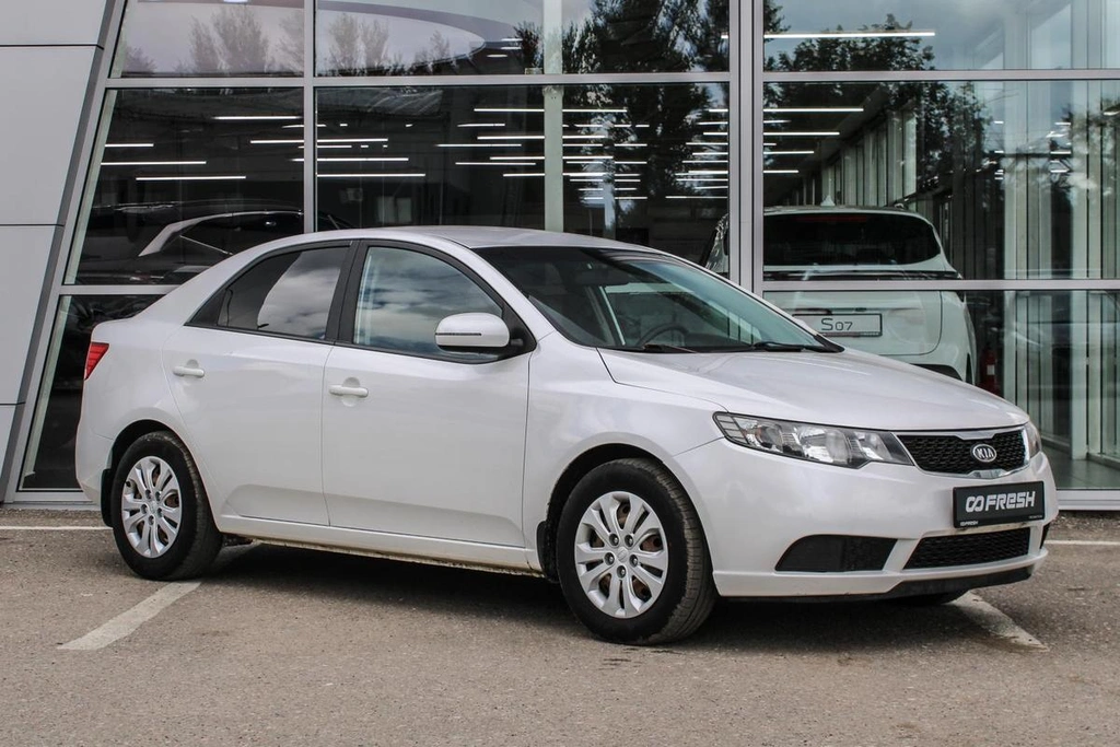 Седан Kia Cerato 2010 года, 850000 рублей, Ярославль