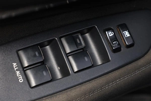 Хетчбэк Toyota Auris 2012 года, 1089000 рублей, Новосибирск