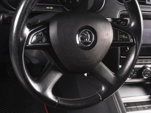 Лифтбек Skoda Octavia 2015 года, 1599000 рублей, Красный Пахарь