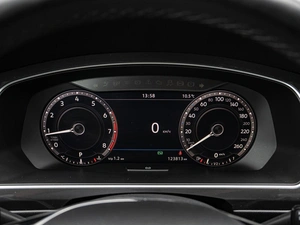 Внедорожник Volkswagen Tiguan 2018 года, 2799000 рублей, Краснодар