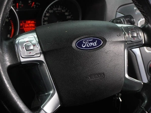 Седан Ford Mondeo 2011 года, 899000 рублей, Воронеж