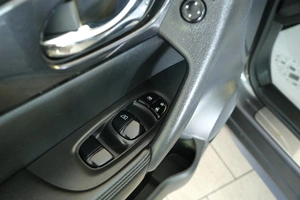 Внедорожник Nissan Rogue 2017 года, 1899000 рублей, Омск