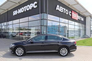 Седан Volkswagen Passat 2017 года, 2420000 рублей, Мирное