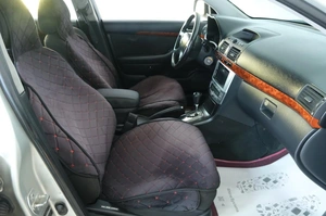 Седан Toyota Avensis 2004 года, 749000 рублей, Омск