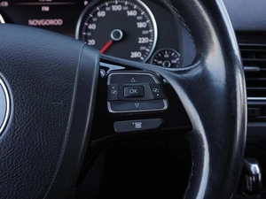 Внедорожник Volkswagen Touareg 2010 года, 1749000 рублей, Нижний Новгород